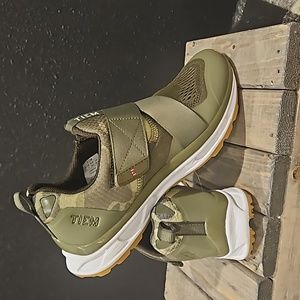 Cycling Shoe with clips installed